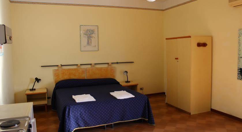 Villa Pamar Aparthotel Giardini Naxos Exterior foto