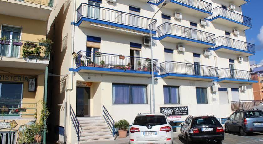 Villa Pamar Aparthotel Giardini Naxos Exterior foto